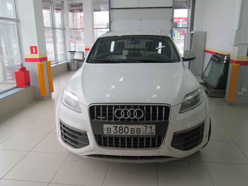 Скол на лобовом стекле AUDI Q7 I